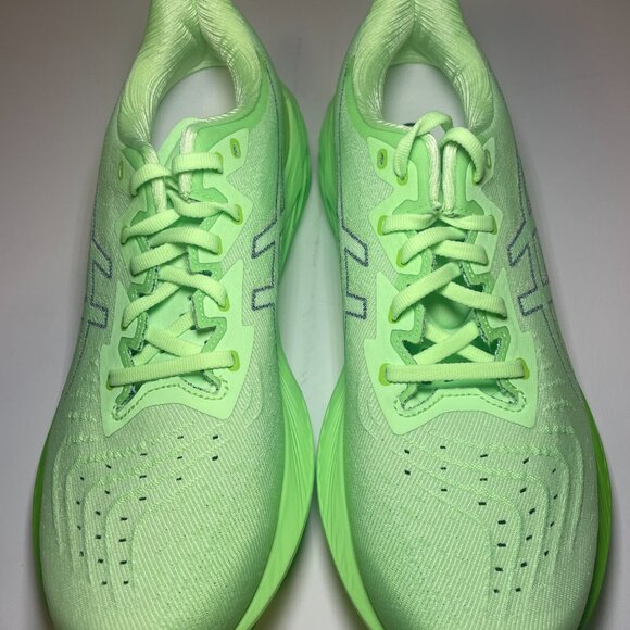 ASICS Novablast 4 Low Illuminate Green Sneakers/Shoes - 1011B693-300 Size 12 main image 15